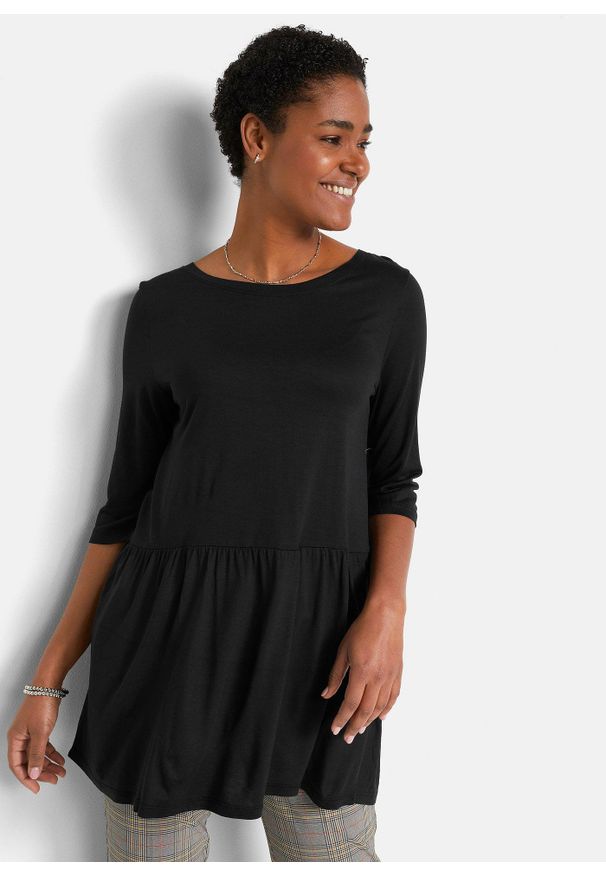 bonprix - Długi T-shirt z wiskozy z falbaną. Kolor: czarny. Materiał: wiskoza. Długość: długie