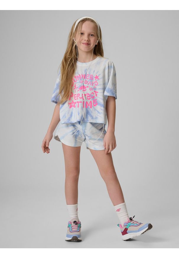 4f - 4F T-shirt loose z nadrukiem dziewczęcy - niebieski 134/140 (8-10 lat). Okazja: na co dzień. Kolor: niebieski. Materiał: materiał, bawełna, dzianina. Długość: krótkie. Wzór: nadruk. Sezon: lato. Styl: wakacyjny, casual, sportowy