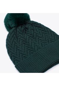 Wittchen - Damska czapka o splocie w jodełkę. Kolor: zielony. Materiał: akryl. Wzór: jodełka, ze splotem. Sezon: jesień, zima. Styl: elegancki, sportowy #2