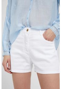 Aeronautica Militare szorty jeansowe damskie kolor biały gładkie high waist. Stan: podwyższony. Kolor: biały. Materiał: jeans. Wzór: gładki