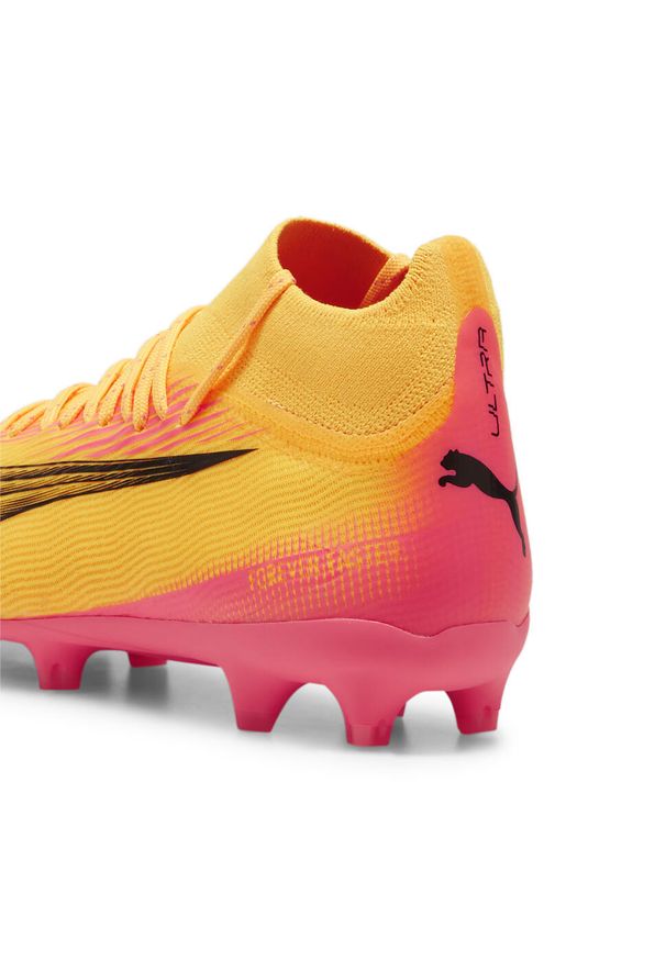 Buty piłkarskie dla dzieci Puma Ultra Pro Fg ag. Kolor: wielokolorowy, różowy, czarny. Materiał: materiał, syntetyk. Szerokość cholewki: normalna. Sport: piłka nożna