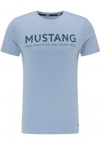 Mustang - MUSTANG Aaron C Print MĘSKI T-SHIRT FADED DENIM 1008958 5124. Materiał: denim. Wzór: nadruk