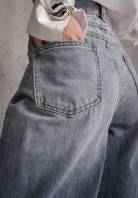 Renee - Niebieskie Szerokie Jeansy Palazzo z Bawełny z Dziurami i Przetarciami Erilenna. Okazja: na co dzień. Stan: podwyższony. Kolor: niebieski. Styl: casual, elegancki #6