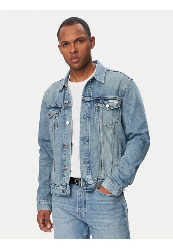 Calvin Klein Jeans Kurtka jeansowa Classic LV04RF957G Niebieski Regular Fit. Kolor: niebieski. Materiał: bawełna