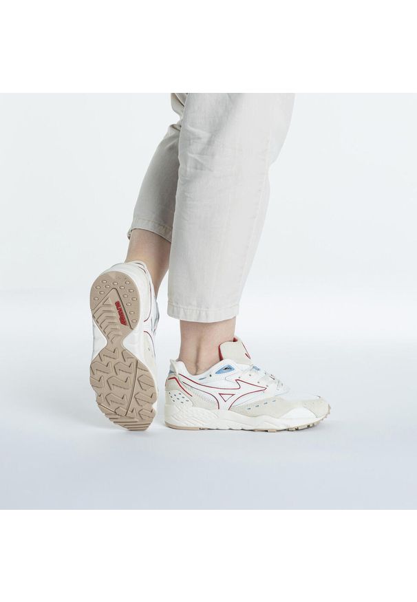 Buty Mizuno Contender. Kolor: biały. Styl: sportowy. Sport: turystyka piesza