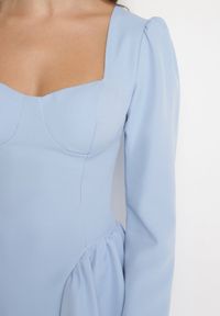 Born2be - Niebieska Koktajlowa Sukienka o Rozkloszowanym Kroju z Falbankami i Gorsetem Farian. Typ kołnierza: kołnierz z falbankami, dekolt gorset. Kolor: niebieski. Długość rękawa: długi rękaw. Typ sukienki: gorsetowe. Styl: wizytowy #4