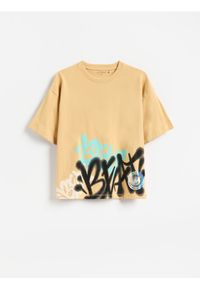 Reserved - T-shirt z nadrukiem - miedziany. Kolor: brązowy. Materiał: bawełna, dzianina. Wzór: nadruk #1