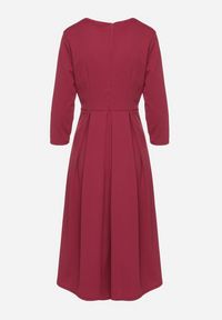 Born2be - Ciemnoróżowa Rozkloszowana Sukienka z Rękawem 3/4 Nomiel. Typ kołnierza: dekolt w kształcie V. Kolor: różowy. Typ sukienki: rozkloszowane. Styl: elegancki, klasyczny #4