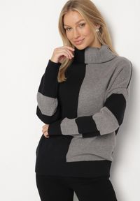 Born2be - Czarno-Szary Golf z Geometrycznym Wzorem w Paski Eminerria. Okazja: na spotkanie biznesowe, na co dzień, do pracy, na spacer. Typ kołnierza: golf. Kolor: czarny. Materiał: jeans. Wzór: geometria, paski. Styl: biznesowy, casual #2