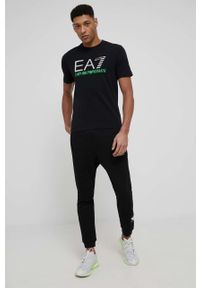 EA7 Emporio Armani spodnie bawełniane męskie kolor czarny gładkie. Kolor: czarny. Materiał: bawełna. Wzór: gładki