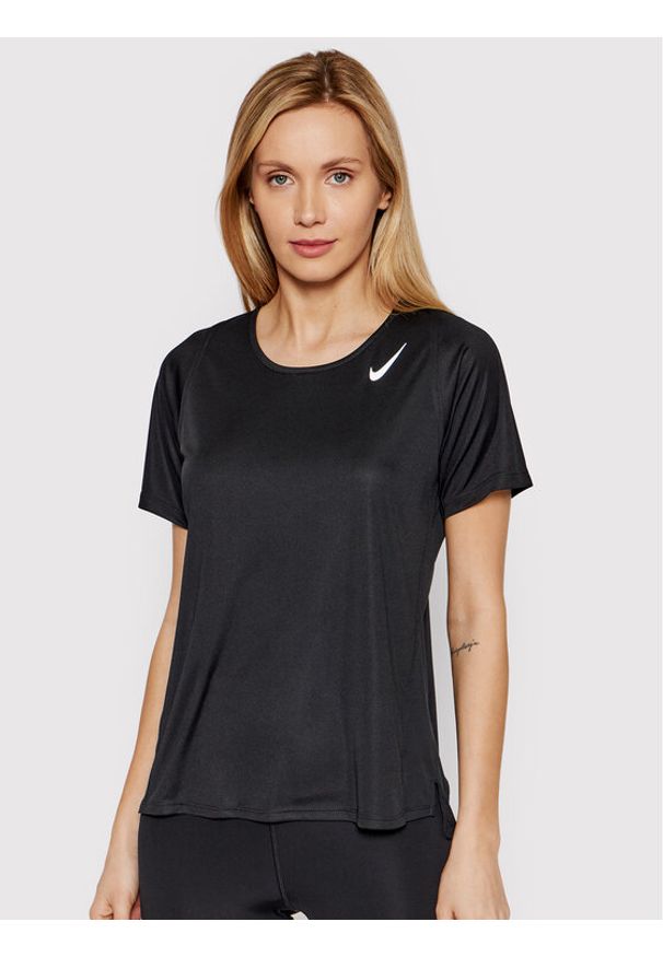 Nike Koszulka techniczna Race DD5927 Czarny Slim Fit. Kolor: czarny. Materiał: syntetyk