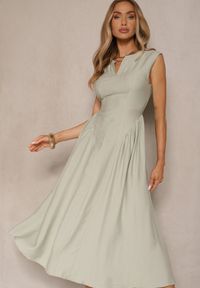 Renee - Zielona Rozkloszowana Sukienka z Wiskozy Lirune. Okazja: na co dzień. Kolor: zielony. Materiał: wiskoza. Sezon: lato. Typ sukienki: rozkloszowane. Styl: klasyczny, elegancki, casual