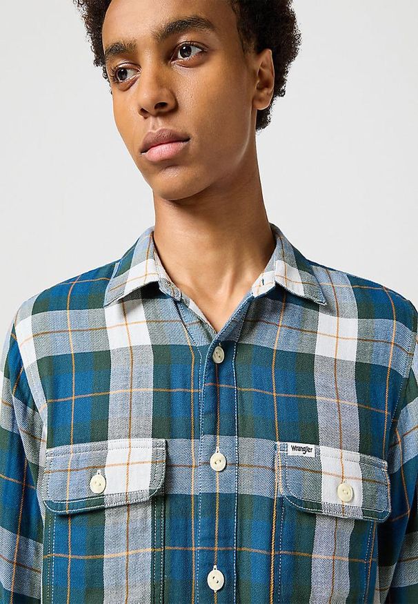 Wrangler - WRANGLER MĘSKA KOSZULA 2 PKT SHIRT GREEN 112357974 W5K7016823