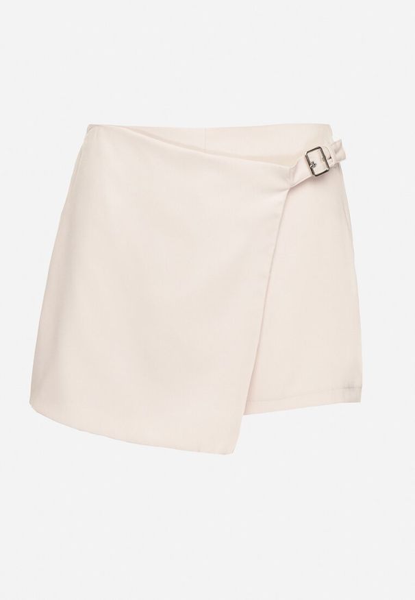 Born2be - Jasnobeżowe Spódnico-Szorty z Wysokim Stanem Ozdobione Paskiem z Klamrą Nonavia. Okazja: na spacer, na co dzień. Stan: podwyższony. Kolor: beżowy. Długość: krótkie. Wzór: aplikacja. Sezon: wiosna, lato. Styl: klasyczny, casual, elegancki