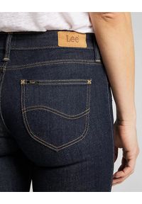 Lee - SPODNIE JEANSOWE DAMSKIE LEE SCARLETT RINSE L526FR36 112111631