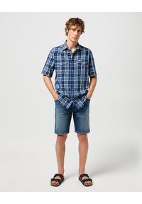 Wrangler - WRANGLER TEXAS SHORTS MĘSKIE SZORTY JEANSOWE HARE 112350867. Materiał: jeans