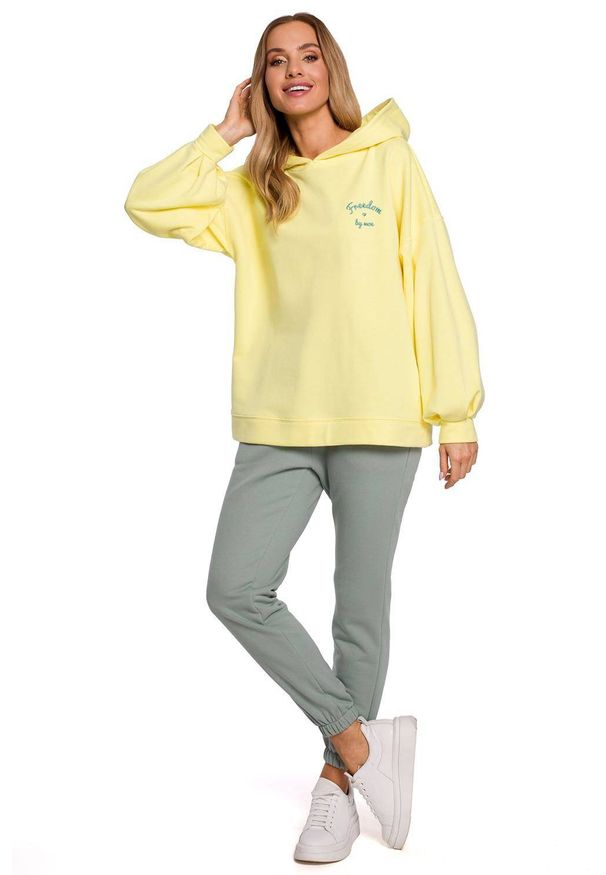 Produkt Polski - Hoodie bluza damska oversize z kapturem żółta. Typ kołnierza: kaptur. Kolor: żółty. Materiał: dzianina, bawełna. Długość: długie. Wzór: haft