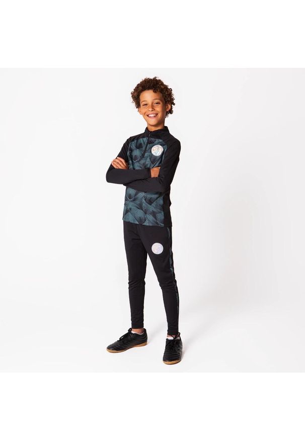 CHAMPIONS LEAGUE - Dres piłkarski dziecięcy Champions League. Kolor: czarny. Materiał: dresówka. Styl: sportowy