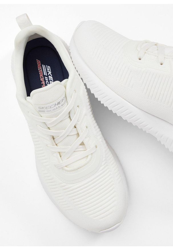 bonprix - Wygodne sneakersy Skechers z pianką memory. Okazja: na co dzień. Kolor: biały