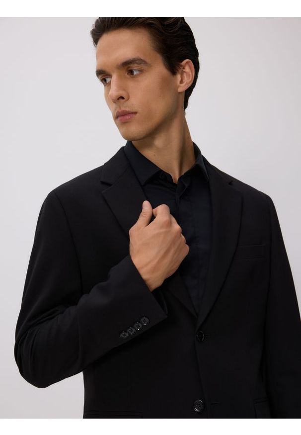 Reserved - Marynarka slim fit - czarny. Kolor: czarny. Materiał: tkanina, wiskoza