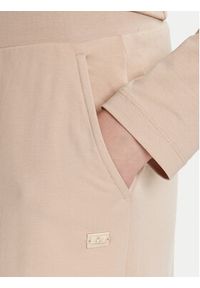 EA7 Emporio Armani Spodnie dresowe 7W000462 AF13135 U1046 Beżowy Relaxed Fit. Kolor: beżowy. Materiał: bawełna