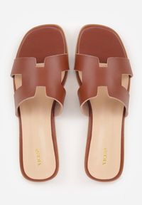 Born2be - Ciemnobrązowe Klapki VICES Casual z Kwadratowym Noskiem i Wycięciami Zepaela. Okazja: na co dzień. Kolor: brązowy. Materiał: jeans. Styl: casual #3