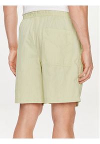 Calvin Klein Jeans Szorty materiałowe J30J325475 Zielony Regular Fit. Kolor: zielony. Materiał: bawełna #5