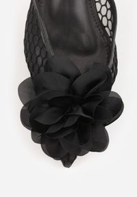 Renee - Czarne Sandały Vices Slingback z Siateczkową Cholewką Ozdobione Kwiatem 3D Lilivora. Okazja: na co dzień. Zapięcie: sprzączka. Kolor: czarny. Wzór: aplikacja, kwiaty. Sezon: lato. Styl: elegancki, klasyczny, casual #4