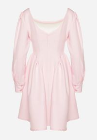 Born2be - Różowa Rozkloszowana Sukienka z Kwadratowym Dekoltem Katilora. Typ kołnierza: dekolt kwadratowy. Kolor: różowy. Długość rękawa: długi rękaw. Styl: klasyczny #2