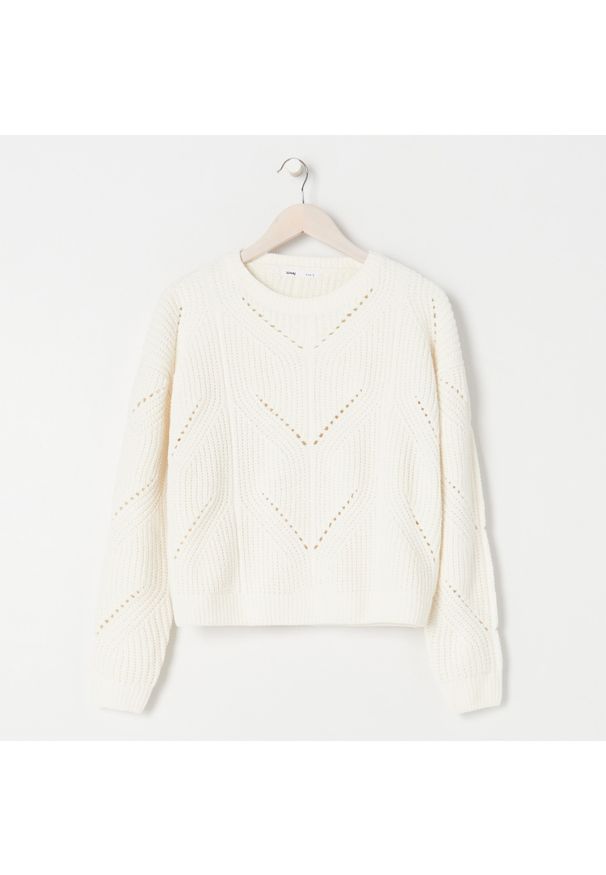 Sinsay - Sweter z ozdobnym splotem - Kremowy. Kolor: kremowy. Wzór: ze splotem