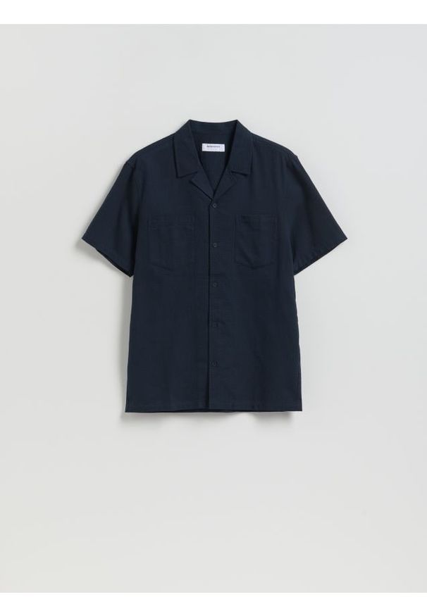 Reserved - Strukturalna koszula regular fit - granatowy. Kolor: niebieski. Materiał: bawełna, tkanina