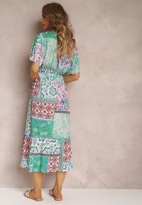 Renee - Zielono-Różowa Wiskozowa Sukienka Midi w Kwiaty z Gumką w Pasie Roslyna. Kolor: zielony. Materiał: wiskoza. Długość rękawa: krótki rękaw. Wzór: kwiaty. Sezon: lato, wiosna. Długość: midi