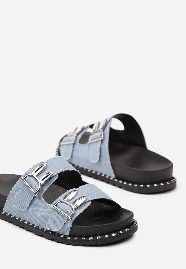 Renee - Jasnoniebieskie Jeansowe Klapki z Nowoczesnymi Sprzączkami Analara. Nosek buta: otwarty. Kolor: niebieski. Materiał: jeans. Sezon: lato. Styl: elegancki