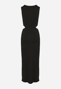 Born2be - Czarna Sukienka z Wiskozą Ozdobiona Wycięciami i Metalową Aplikacją Odivaria. Kolor: czarny. Materiał: wiskoza. Wzór: aplikacja. Styl: klasyczny #7