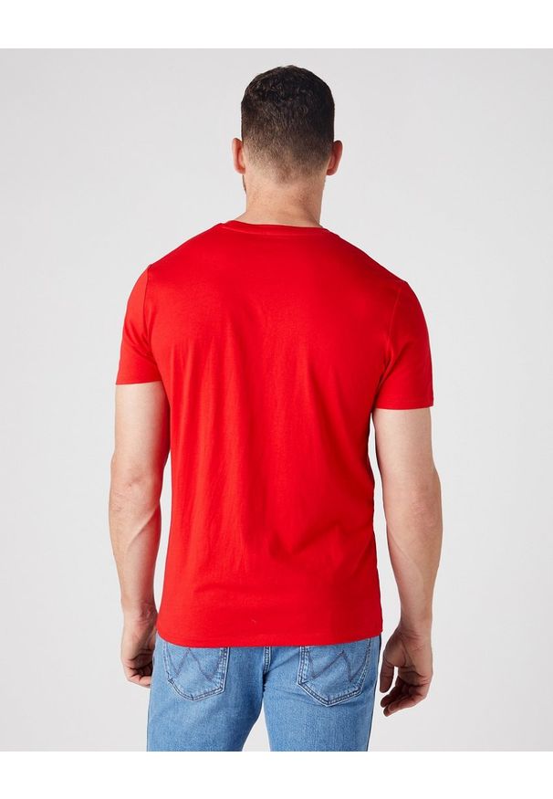 Wrangler - WRANGLER SS LOGO TEE MĘSKI T-SHIRT LOGO FLAME RED W7MUD3R06 112146387
