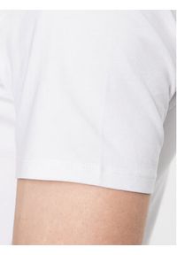 Guess T-Shirt M2YI32 J1314 Biały Slim Fit. Kolor: biały. Materiał: bawełna #6