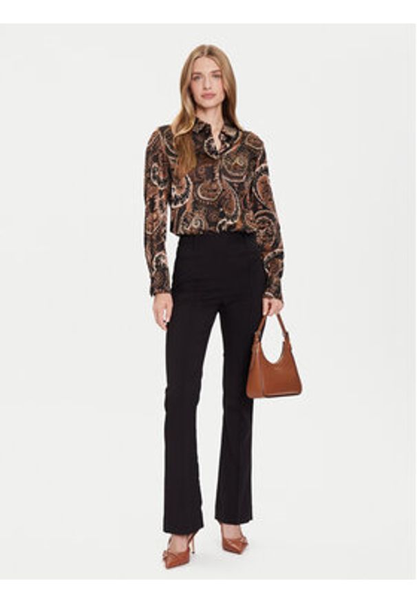 Guess Koszula W5BH78 W2770 Brązowy Regular Fit. Kolor: brązowy. Materiał: wiskoza, syntetyk