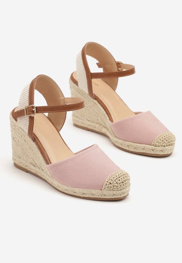 Renee - Różowe Sandały Vices w Stylu Espadryli na Koturnie z Plecionki Amoiella. Okazja: na co dzień. Kolor: różowy. Sezon: lato, wiosna. Obcas: na koturnie. Styl: elegancki, boho, casual