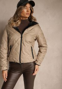 Renee - Beżowa Dwustronna Kurtka z Pikowanymi Przeszyciami i Kapturem Tianessa. Kolor: brązowy. Materiał: poliester, dzianina. Styl: sportowy, elegancki