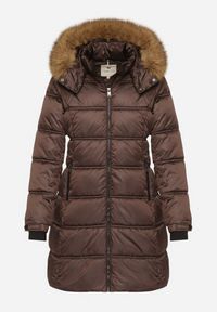 Born2be - Ciemnobrązowa Długa Kurtka Pikowana z Kapturem z Futrem z Możliwością Odpięcia Feneia. Okazja: na co dzień. Typ kołnierza: kaptur. Kolor: brązowy. Materiał: futro. Długość: długie. Styl: casual #4