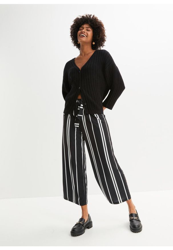 bonprix - Sweter rozpinany boxy. Kolor: czarny