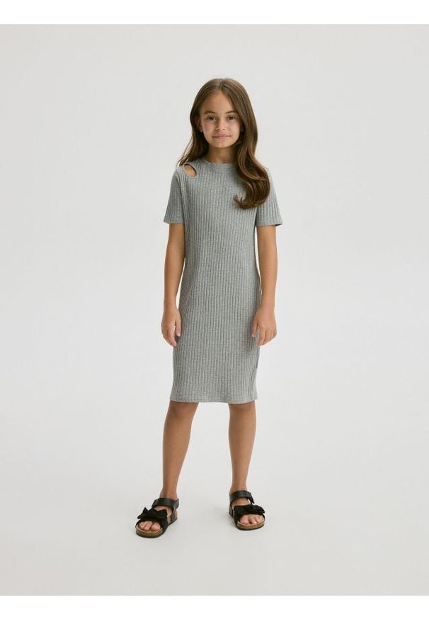 Reserved - Sukienka z wycięciami - jasnoszary. Kolor: szary. Materiał: bawełna, dzianina