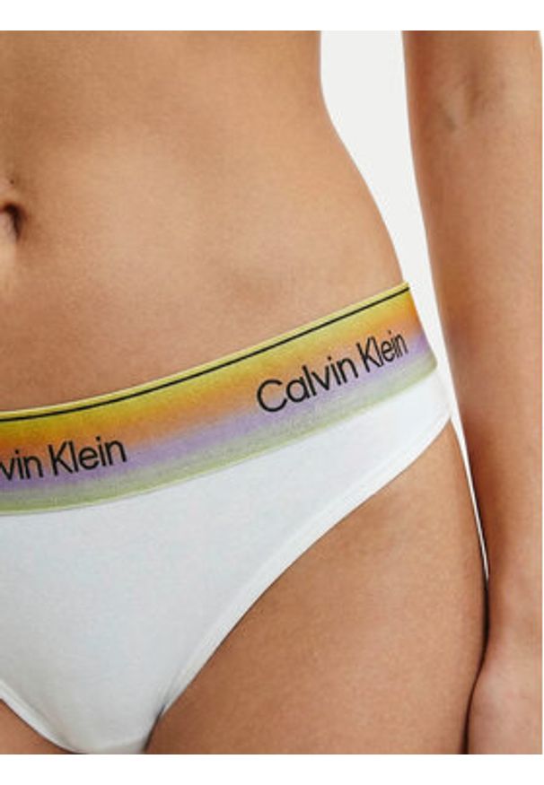 Calvin Klein Underwear Stringi LV00QF8875 Biały. Kolor: biały. Materiał: bawełna