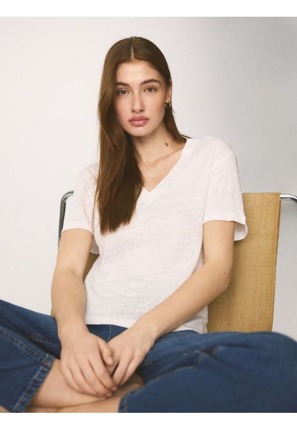 Reserved - Lniany t-shirt - biały. Kolor: biały. Materiał: len. Styl: klasyczny