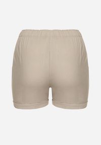 Born2be - Beżowe Casualowe Szorty z Lnem z Gumką w Talii Filowena. Okazja: na co dzień. Kolekcja: plus size. Kolor: beżowy. Materiał: len. Styl: casual #5