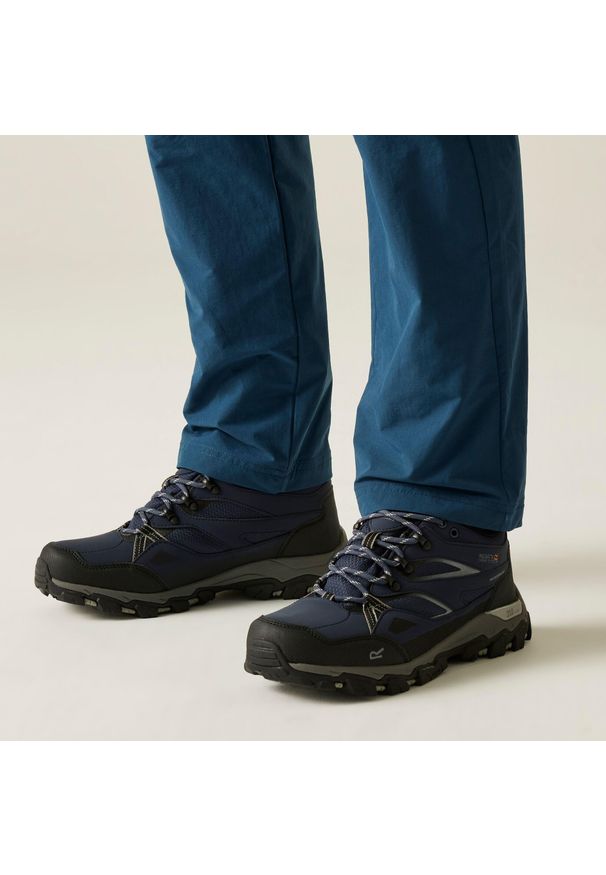 Regatta - Męskie nisko wodoodporne buty turystyczne Holcombe III. Kolor: niebieski. Sport: turystyka piesza