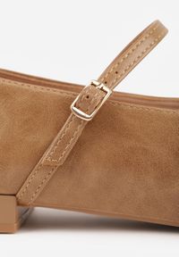 Renee - Ciemnobeżowe Balerinki Vices w Stylu Mary Jane z Wkładką ze Skóry Naturalnej Emilane. Okazja: na co dzień. Nosek buta: szpiczasty. Zapięcie: pasek. Kolor: beżowy. Materiał: skóra. Styl: casual #9