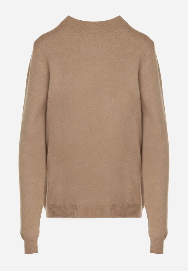 Born2be - Ciemnobeżowy Casualowy Sweter z Wełną i Bawełną Nedalla. Okazja: na co dzień. Kolor: beżowy. Materiał: wełna, bawełna. Długość rękawa: długi rękaw. Długość: długie. Styl: casual