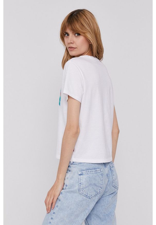 Levi's® - Levi's T-shirt A0458.0004 damski kolor biały. Okazja: na co dzień, na spotkanie biznesowe. Kolor: biały. Materiał: dzianina. Wzór: nadruk. Styl: biznesowy, casual