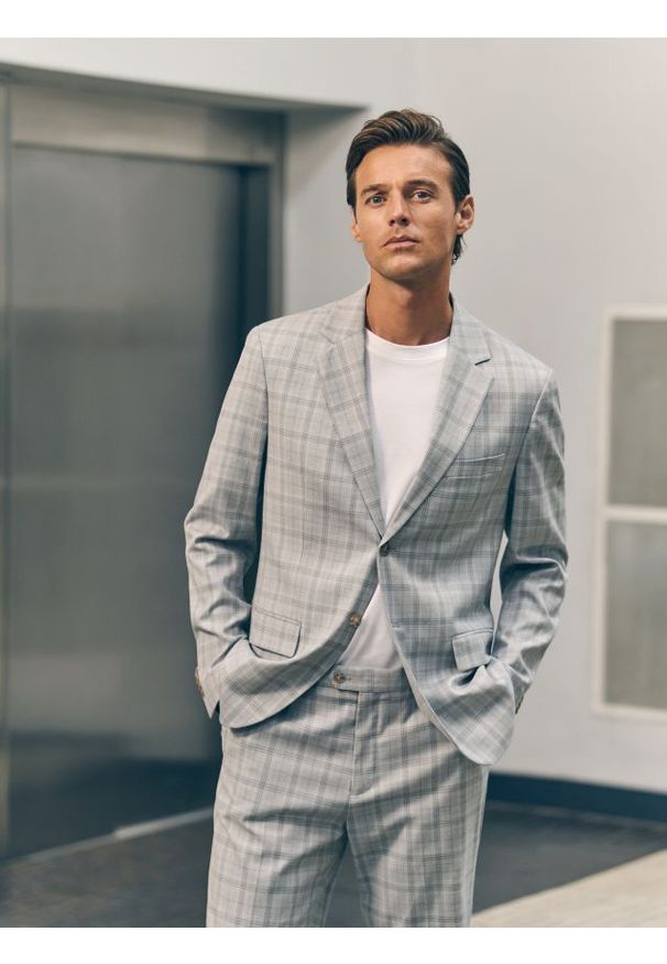Reserved - Marynarka slim fit z wiskozą - jasnoszary. Kolor: szary. Materiał: wiskoza